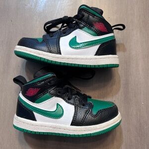 Jordan 1 Mid boys green and black size 7c NO BOX
